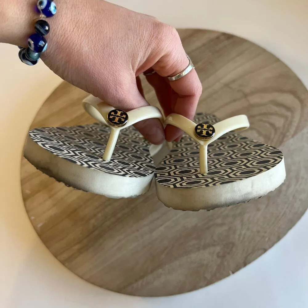 Tory Burch Blue & White Pattern Embellished Logo Flip Flop Sandal Size 6 - Image 5