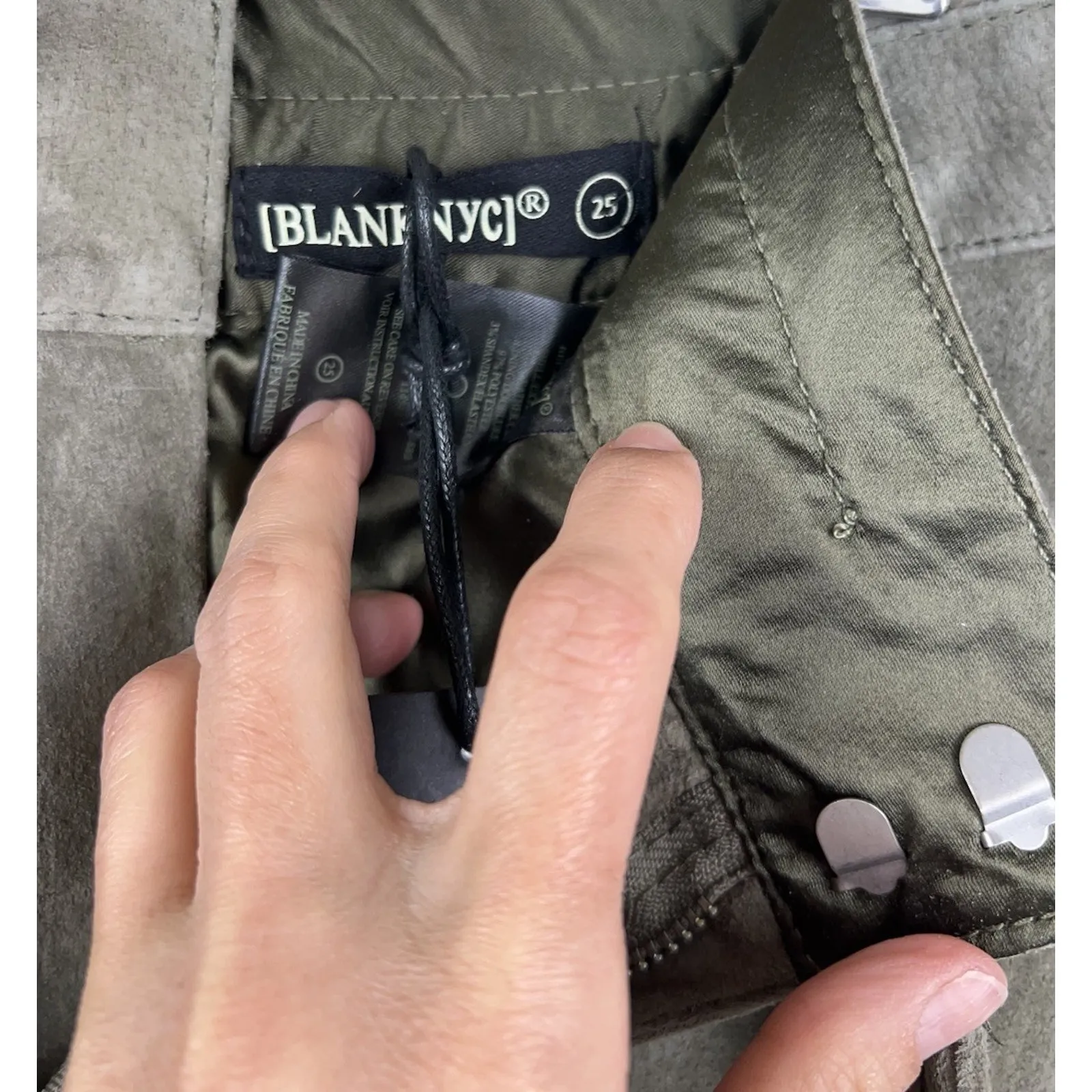 BLANK NYC Olive Green Suede Leather Paperbag Shorts Tie Waist Size 25 - Image 5