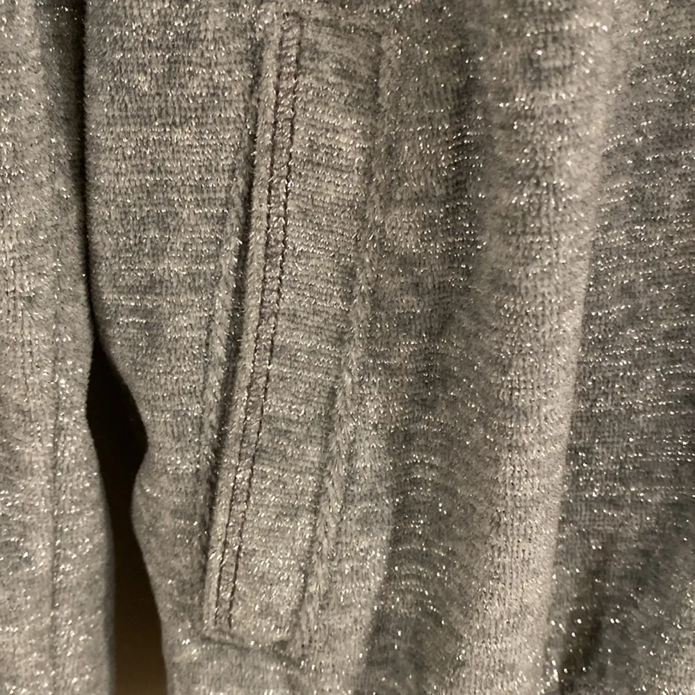 Vintage Victoria Secret Silver Sparkle Sweatshirt With Hood Sequin Heart Sz Med - Image 4