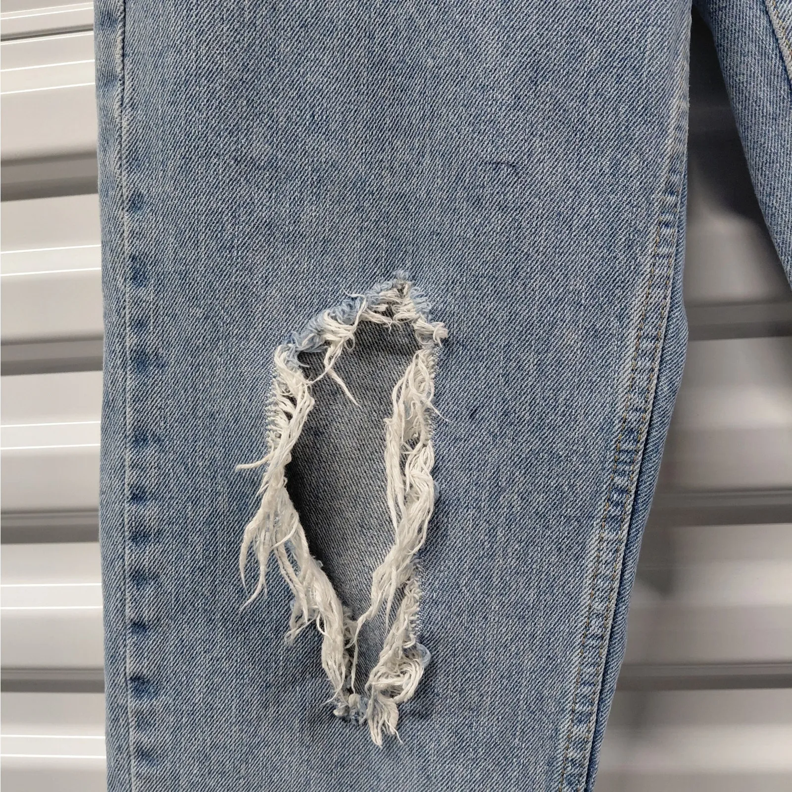 Y2K BDG Urban Outfitters Women's Pax Denim Jeans Size 28 Ripped Trashed Cut Off - Image 10