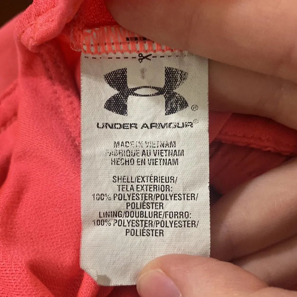 Under Armour semi-fitted lined mesh inset athletic running shorts size S - Image 8