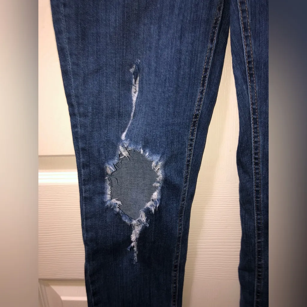 Free people high‎ waisted skinny jeans with holes at knees size 29 - Image 2