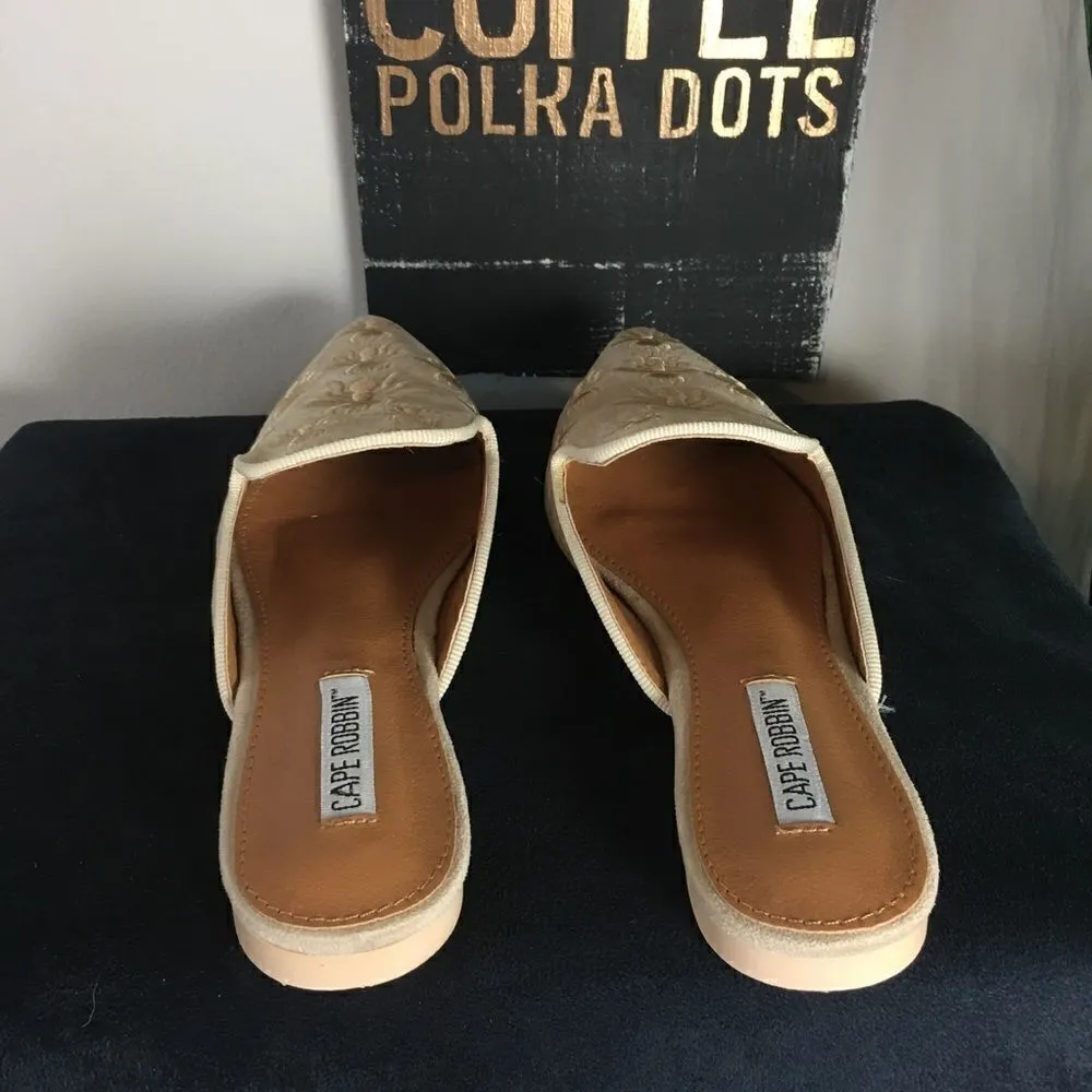 #173 CAPE ROBIN suede bee mules - Image 5