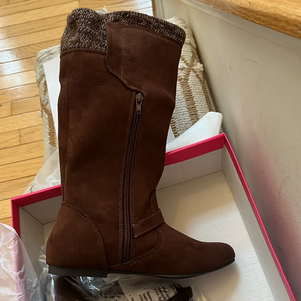 Shoe dazzle Brown Boots size 7 NWT - Image 2