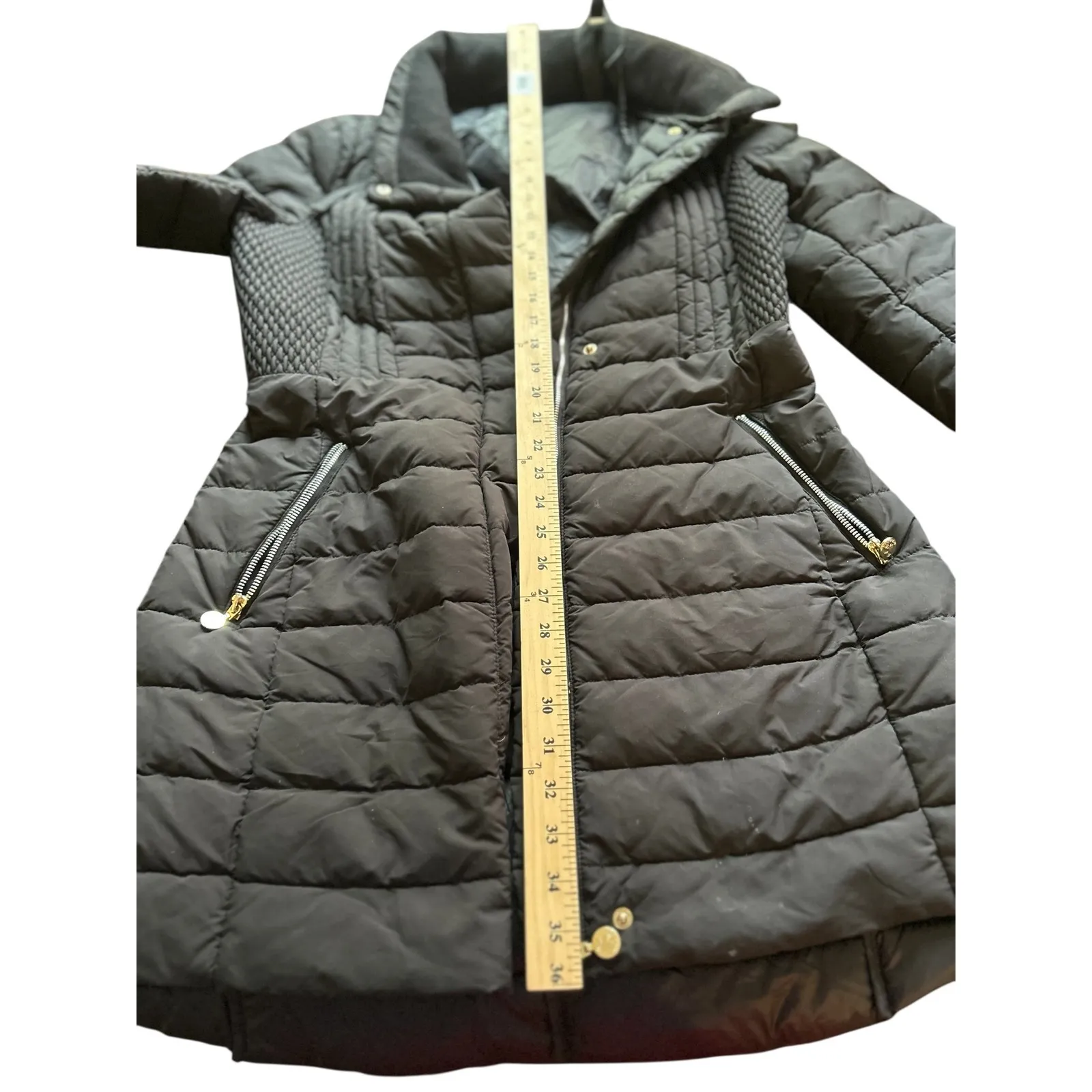 Bernardo Women's Black Puffer Coat with Stylish Collar and Zipper Details Size M - Image 3