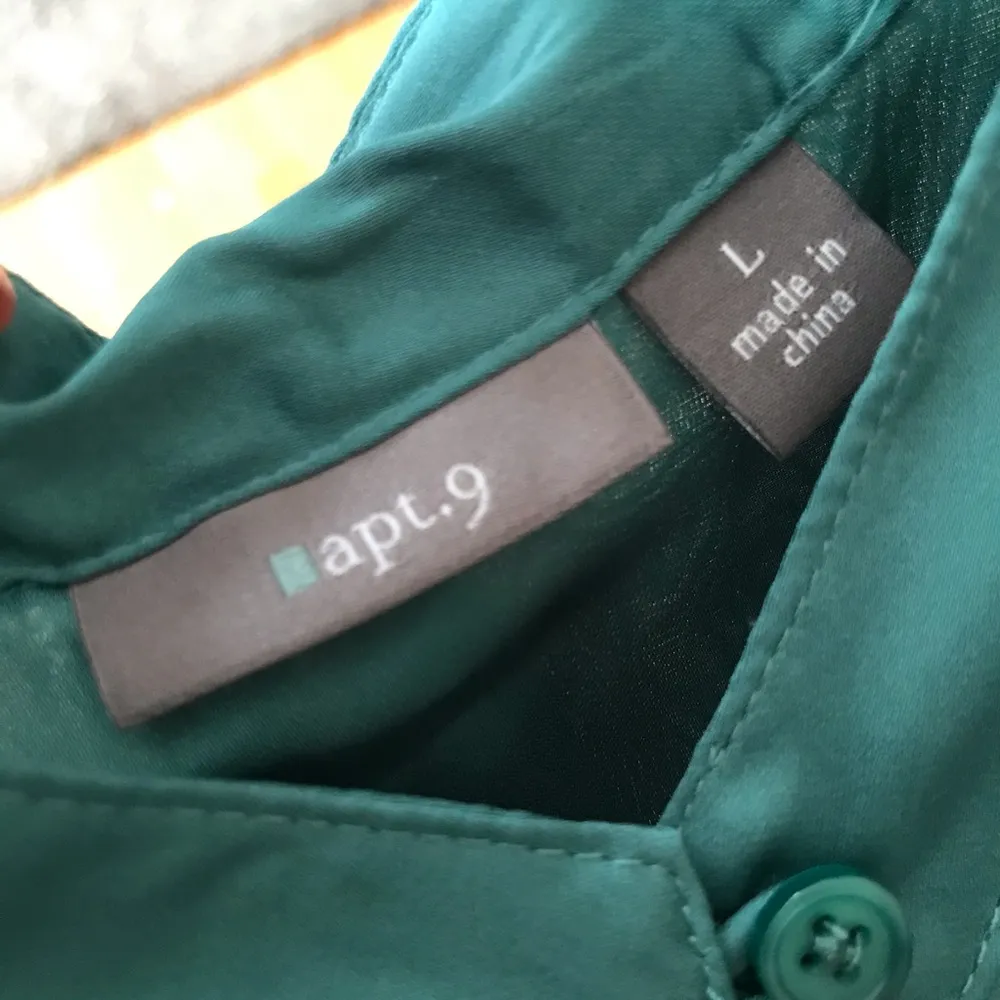 satin keyhole top 🎉HP!🎉 - Image 7