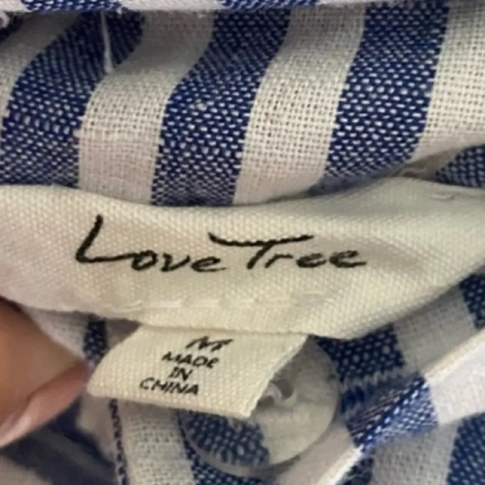 Light Blue & White Striped Shorts Love Tree Women’s Size Medium Ties Casual Fit! - Image 2
