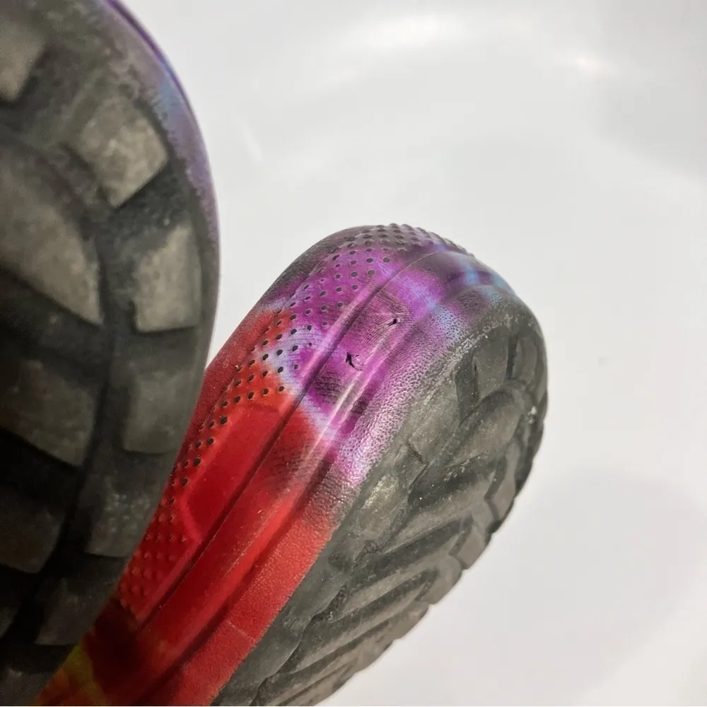 Crocs rainbow tie dye faux fur lined‎ unisex sizing - Image 9