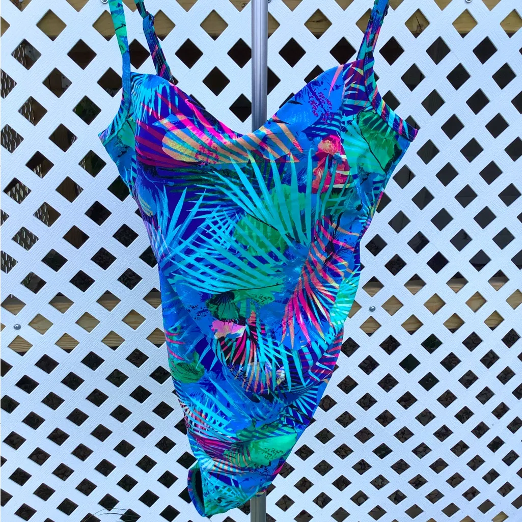 Women’s one piece swimsuit 🏖️💖💙 Blue Size 8 - Image 2