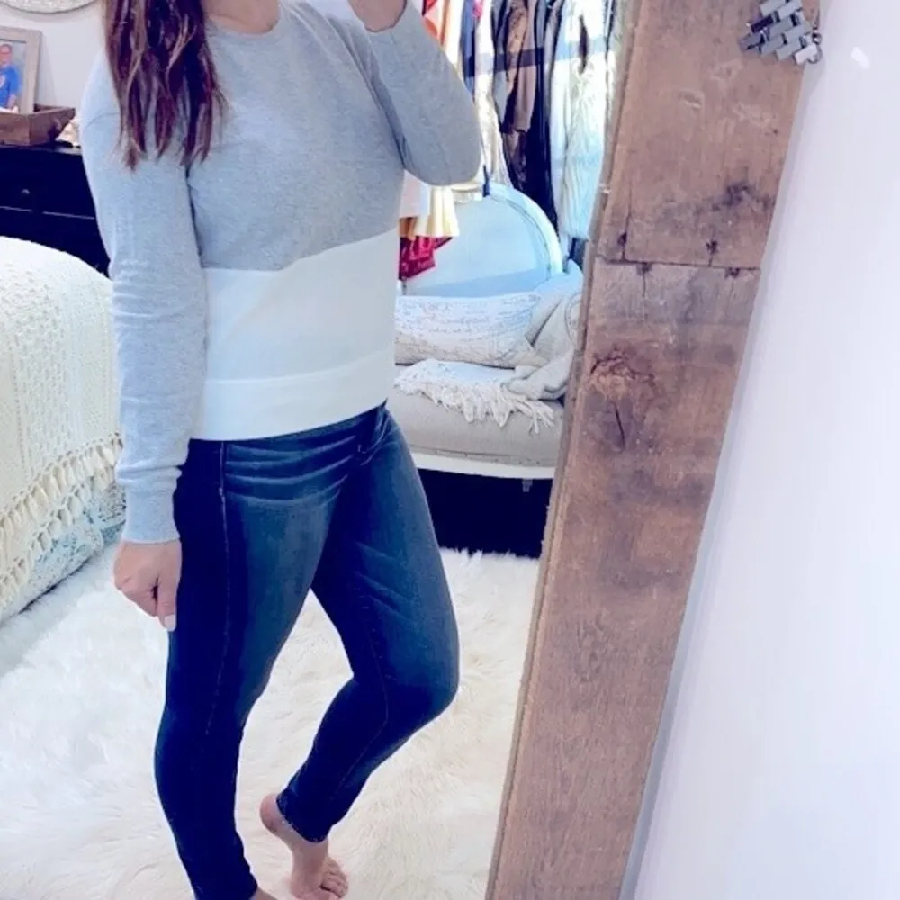 Victorias Secret grey sweatshirt Love VS size small - Image 2