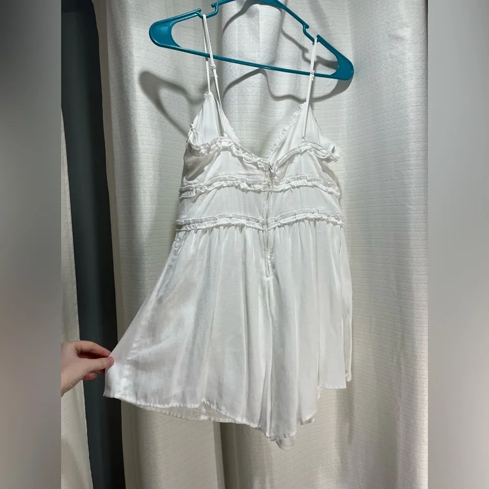 Francesca's Francesca’s white romper - Image 5