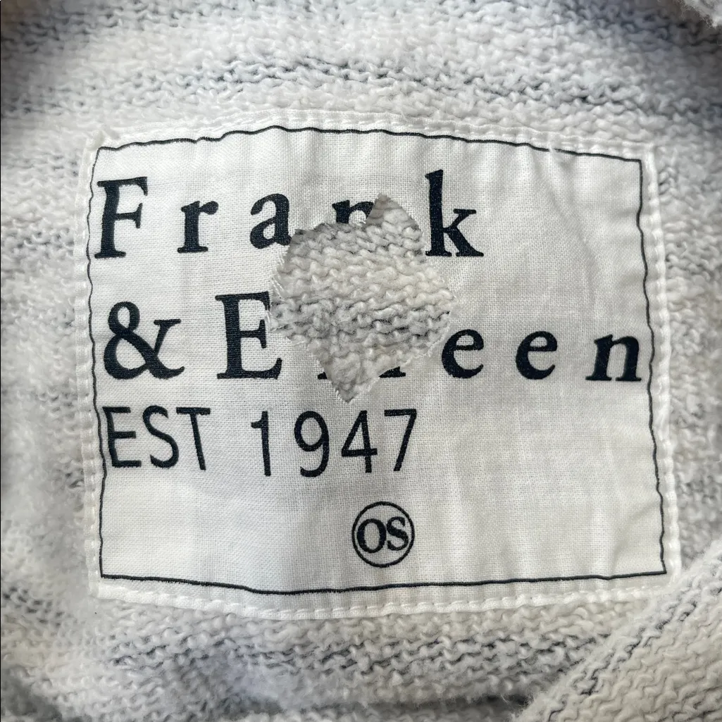 Frank & Eileen Hamptons Set Navy French Stripe size L OS Capelet and shorts Blue Size L - Image 6