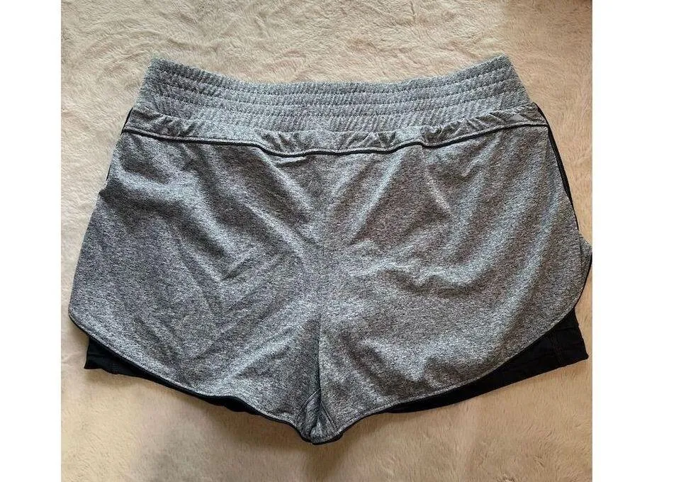 Brooks Women's Gray Running Shorts Size M 2-in-1 Activewear Gym - Image 6
