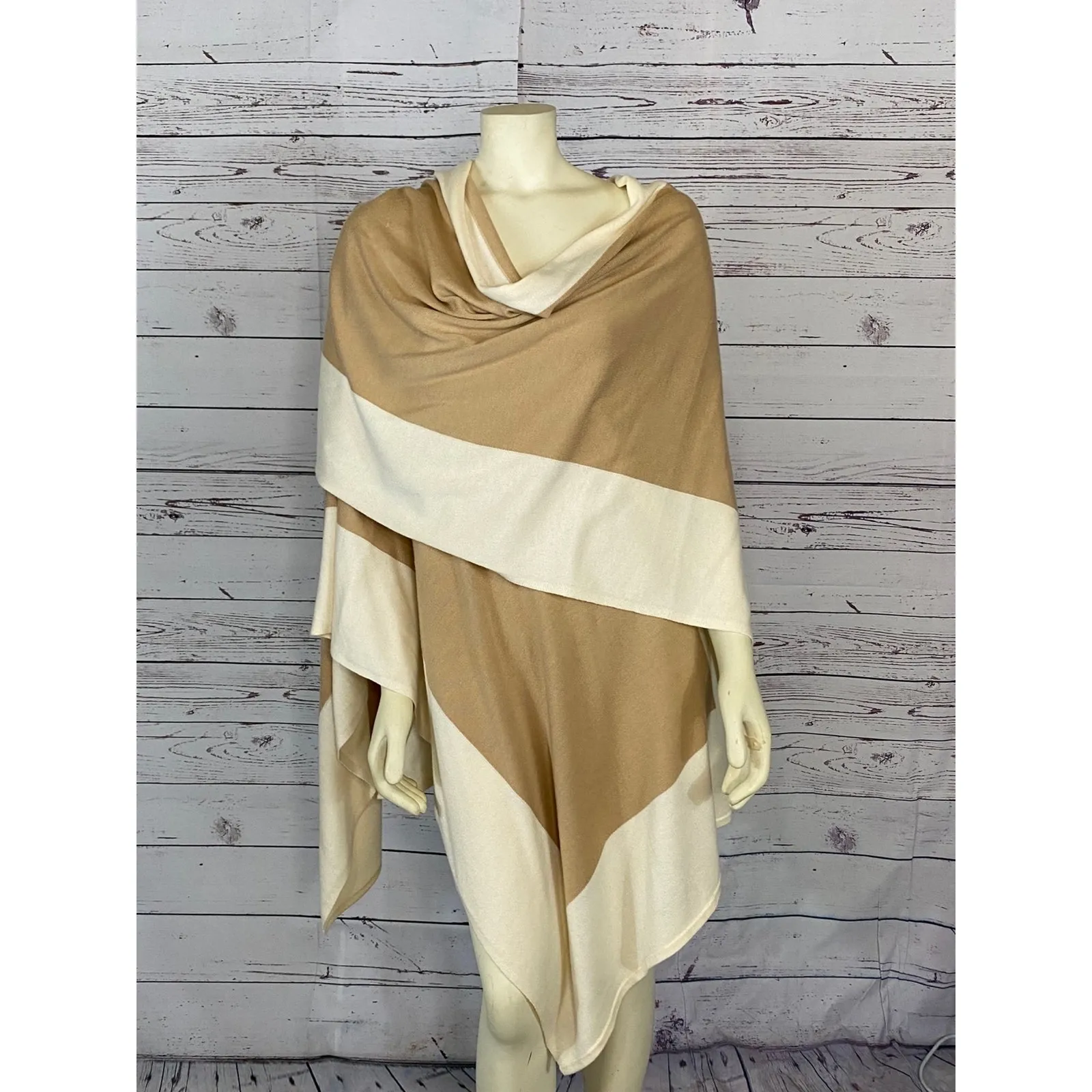 Lauren Ralph Lauren Two-Tone Knit Ruana, cape, shawl size large - Image 2