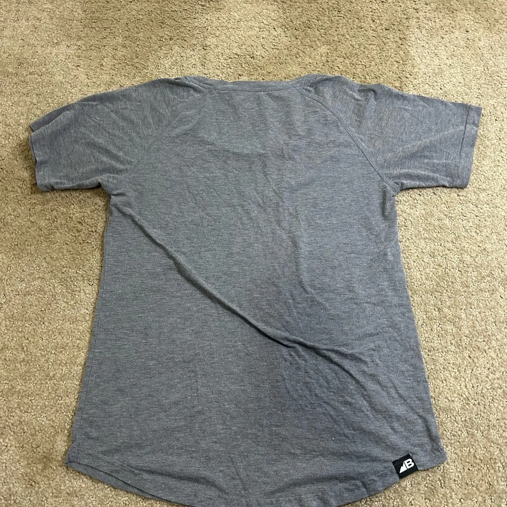 Belong Designs Women’s Small Gray/Blue Mountain Landscape Short Sleeve T - Image 5