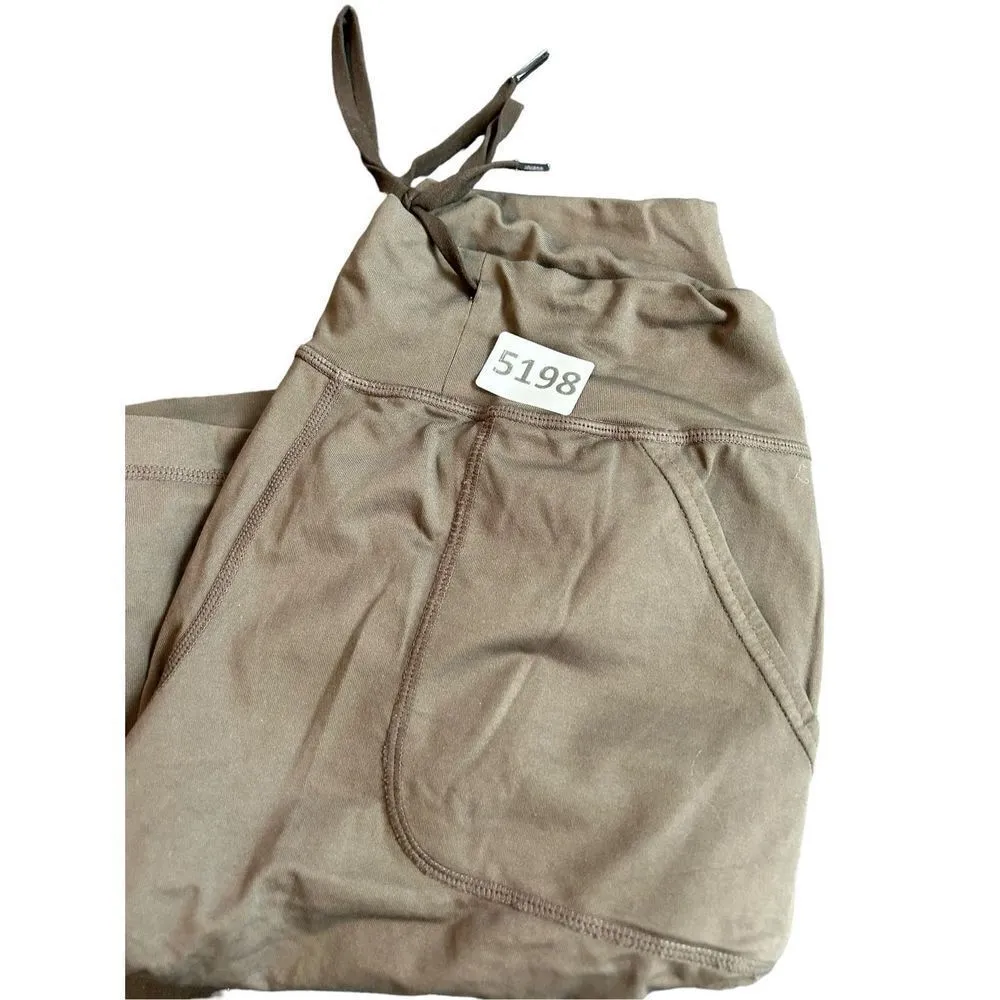 Lululemon Sz 6 burmuda Meryl nylon/lycra spandex 10” in seam womens shorts high - Image 6