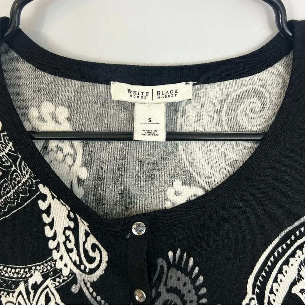 WHBM Black & White Paisley Rhinestone Button Cardigan Size Small - Image 9