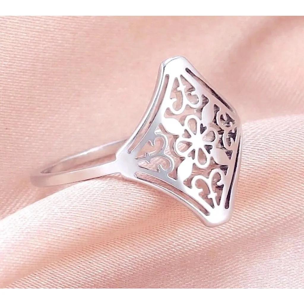 NEW 14k White Gold-Plated 316L Cut Out Filigree Hollow Flower Ring,‎ Size 7 - Image 13
