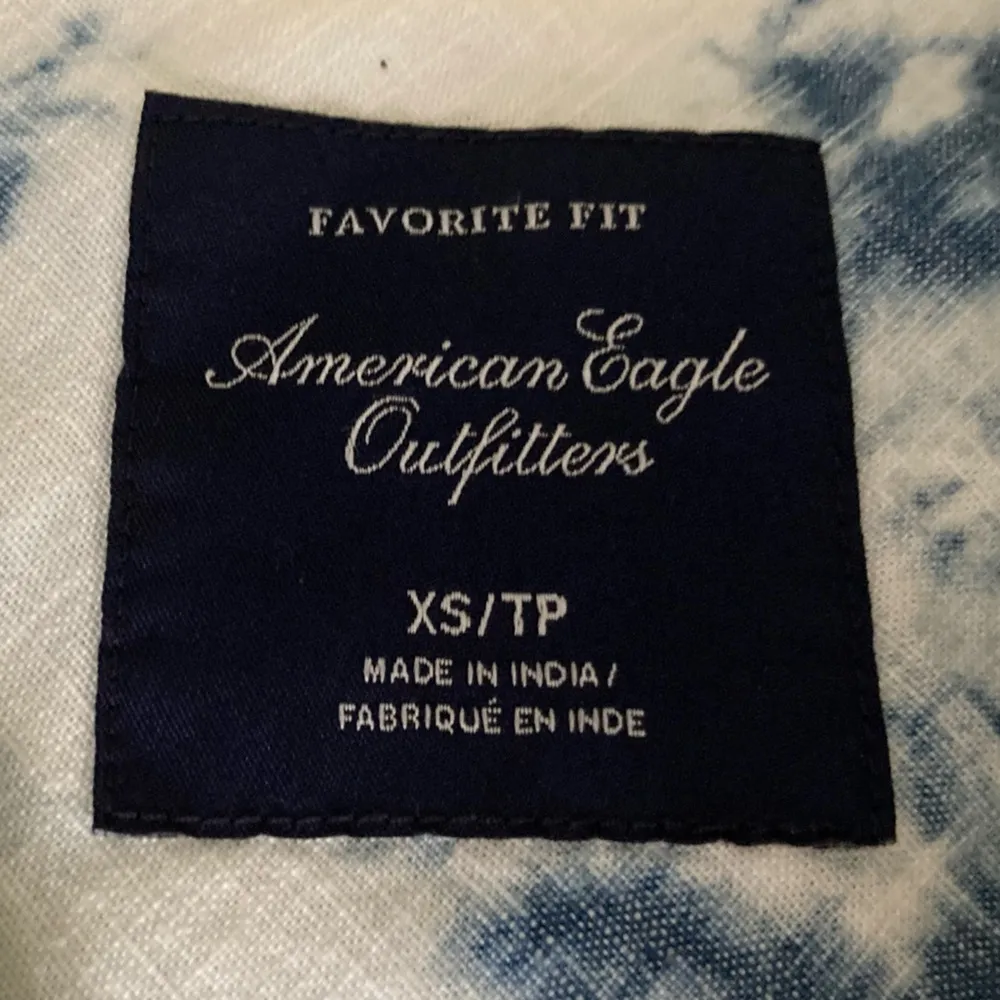 American Eagle Outfitters Blue and White Denim Shirt - Image 6