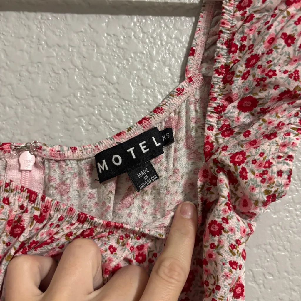 Motel | Sashia Mini Dress In Floral Blush Red - Image 5
