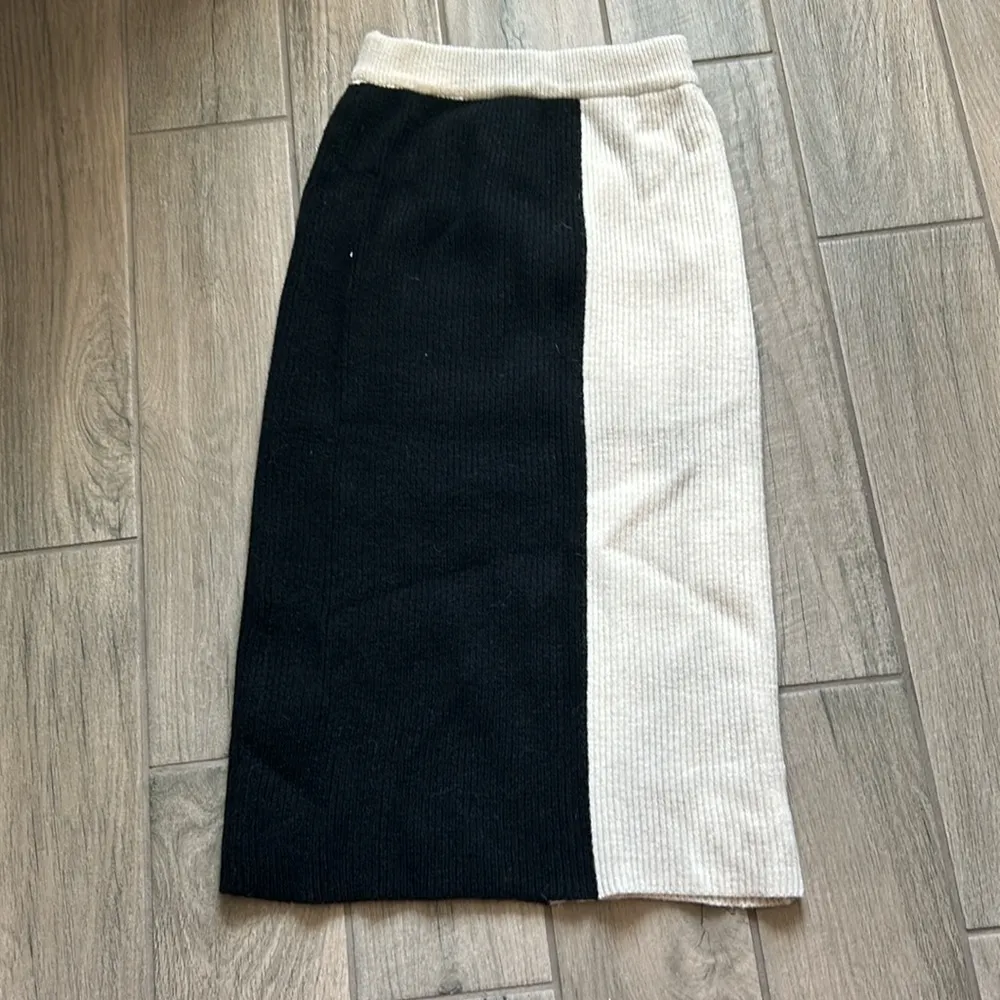 Commense color black knit midi skirt Size XS - Image 4