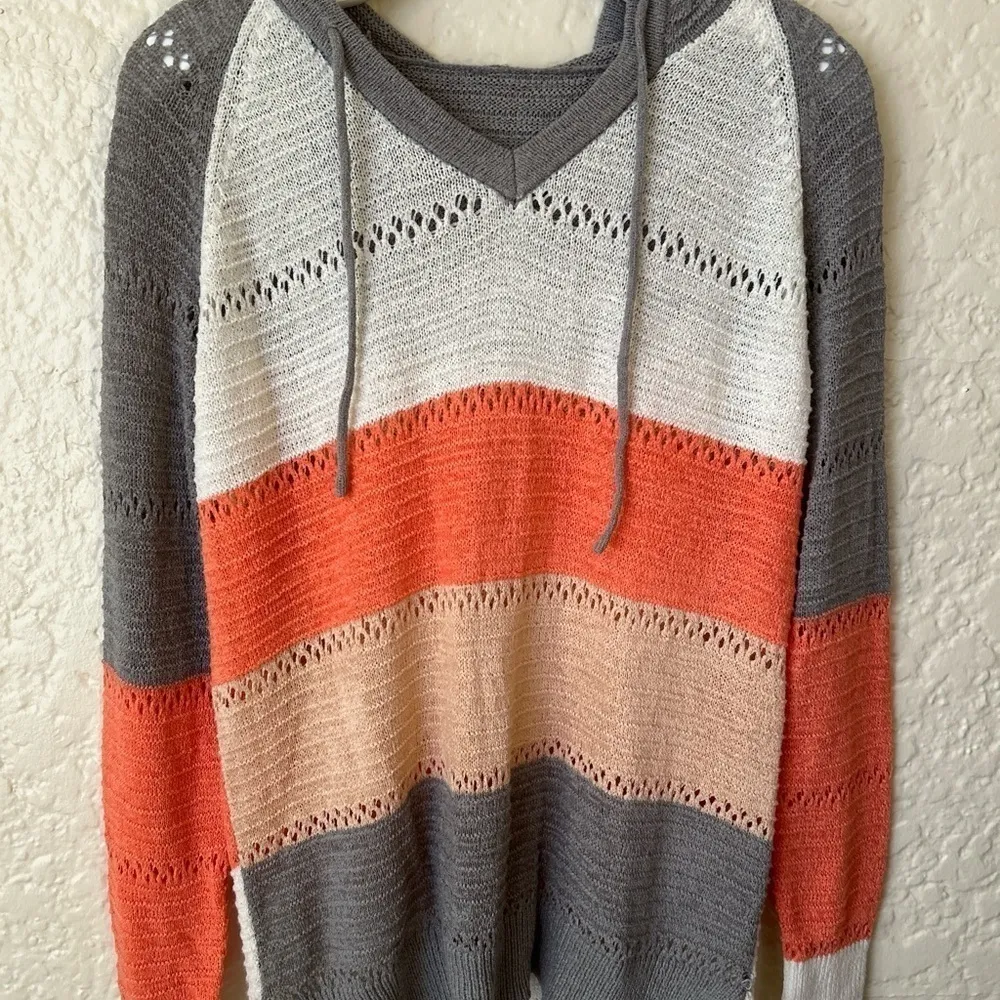Beach bonfire hoodie‎ crochet style long sleeve hooded v neck size small - Image 2