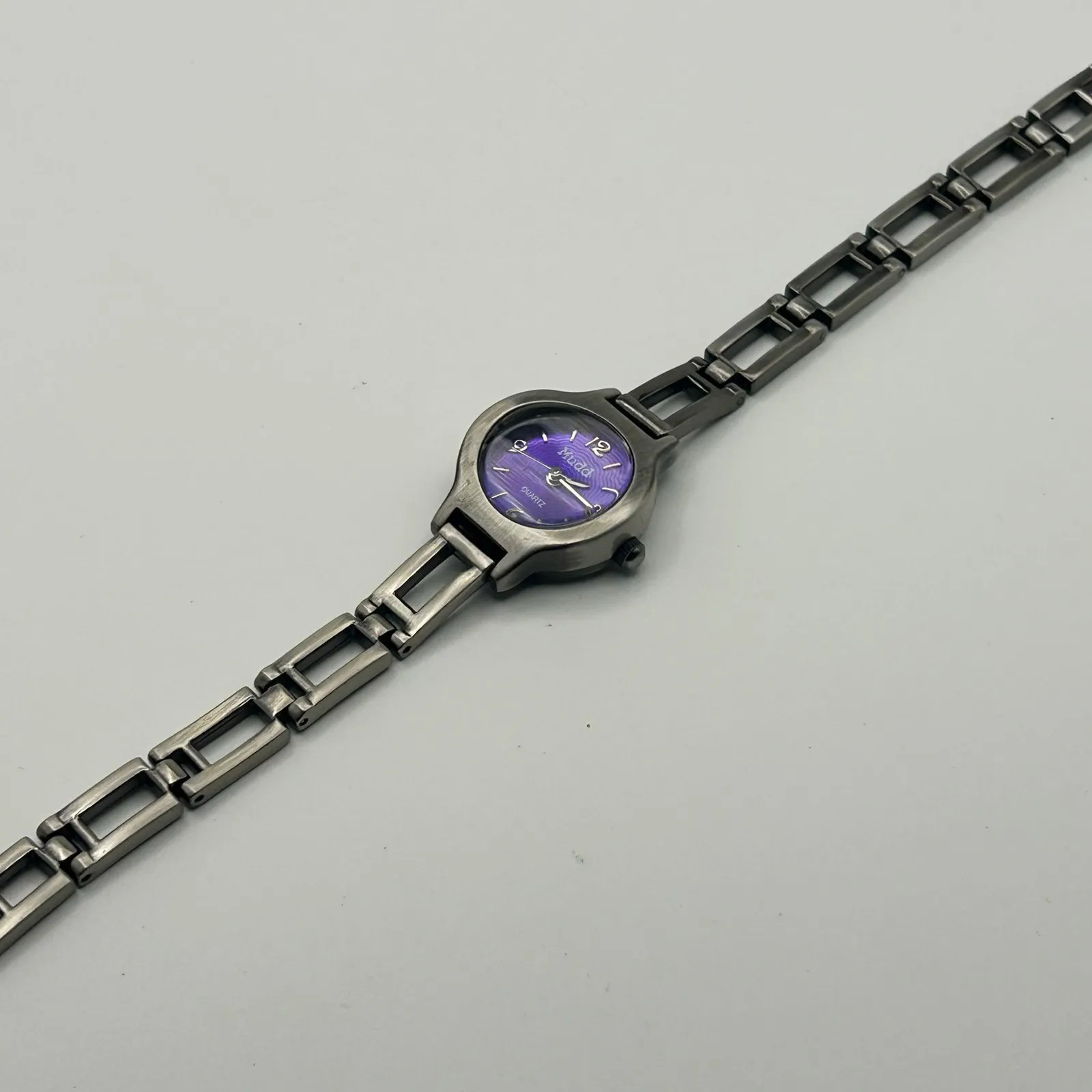 Mudd Metallic Gray Stainless Steel Women’s Watch Working New Battery - Image 4