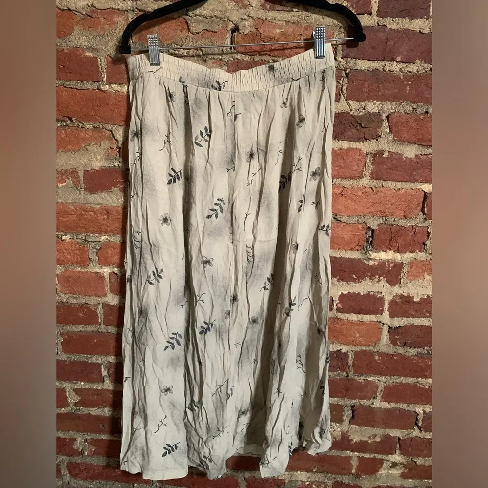 🥥 neutral floral skirt 🥥 Black Size M - Image 4