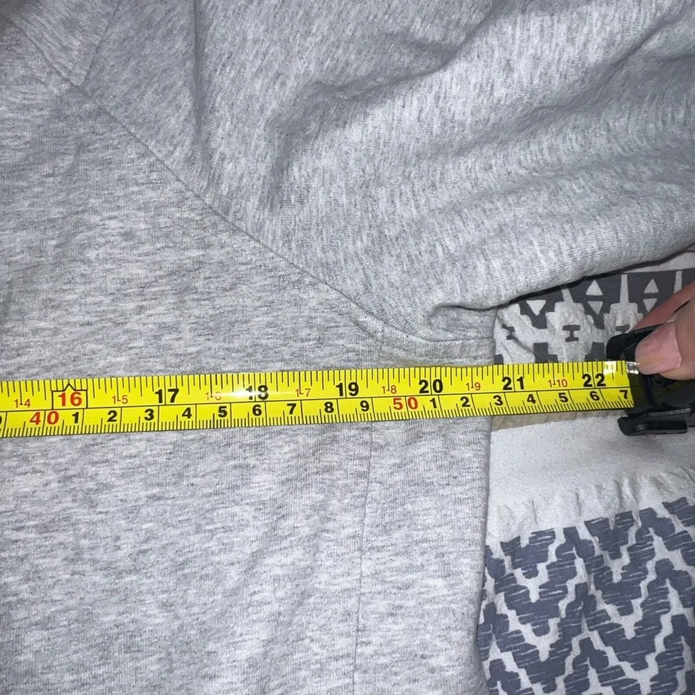 Lululemon Oversized Comfy Sweatshirt
Size M - Image 2
