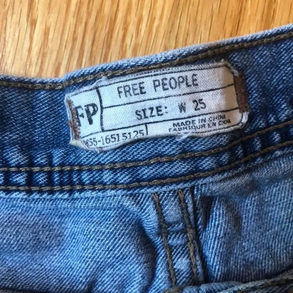 Free People jean shorts size 25 - Image 3