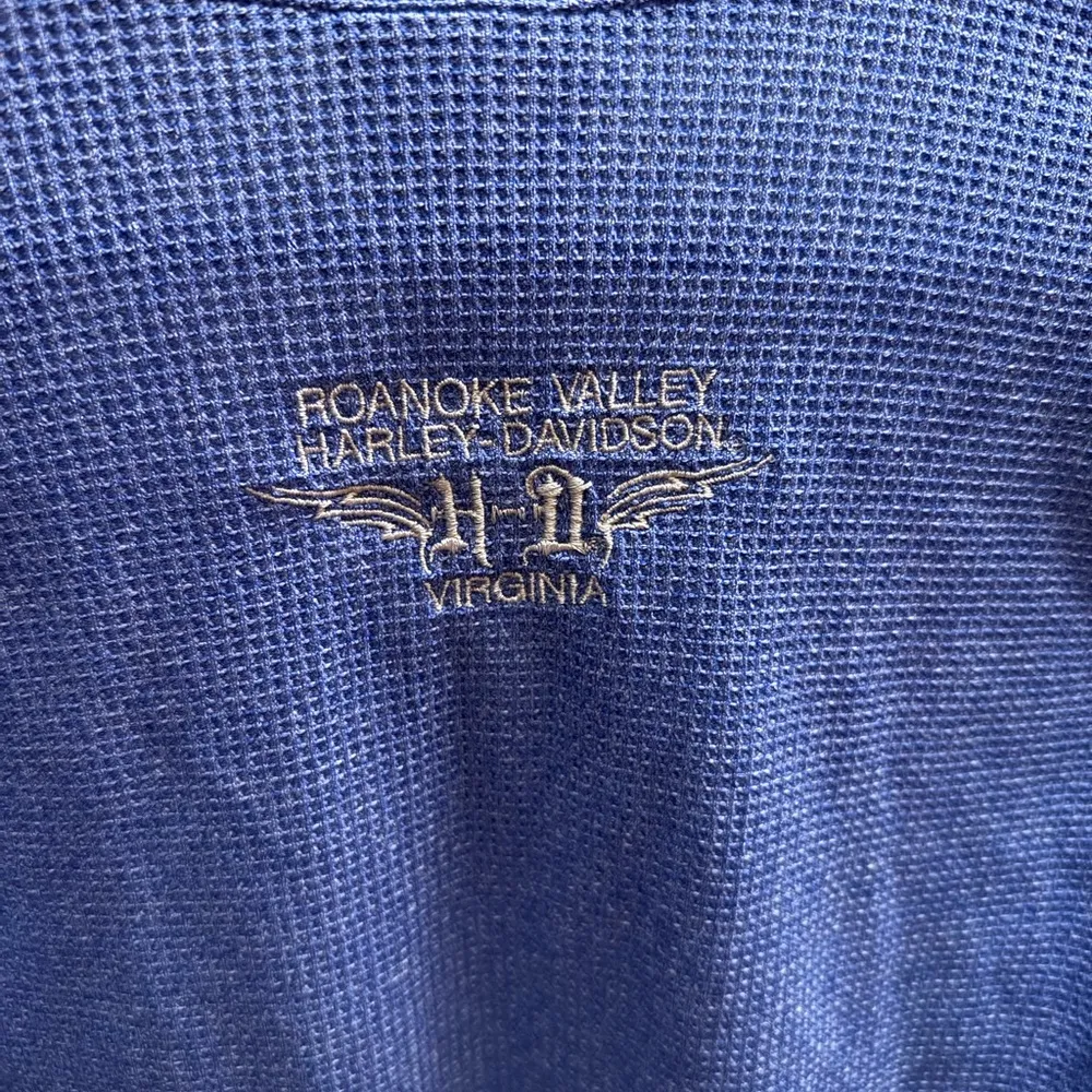 Harley-Davidson Women's Blue Logo Embroidered Waffle Knit Henley Tee Size Medium - Image 2