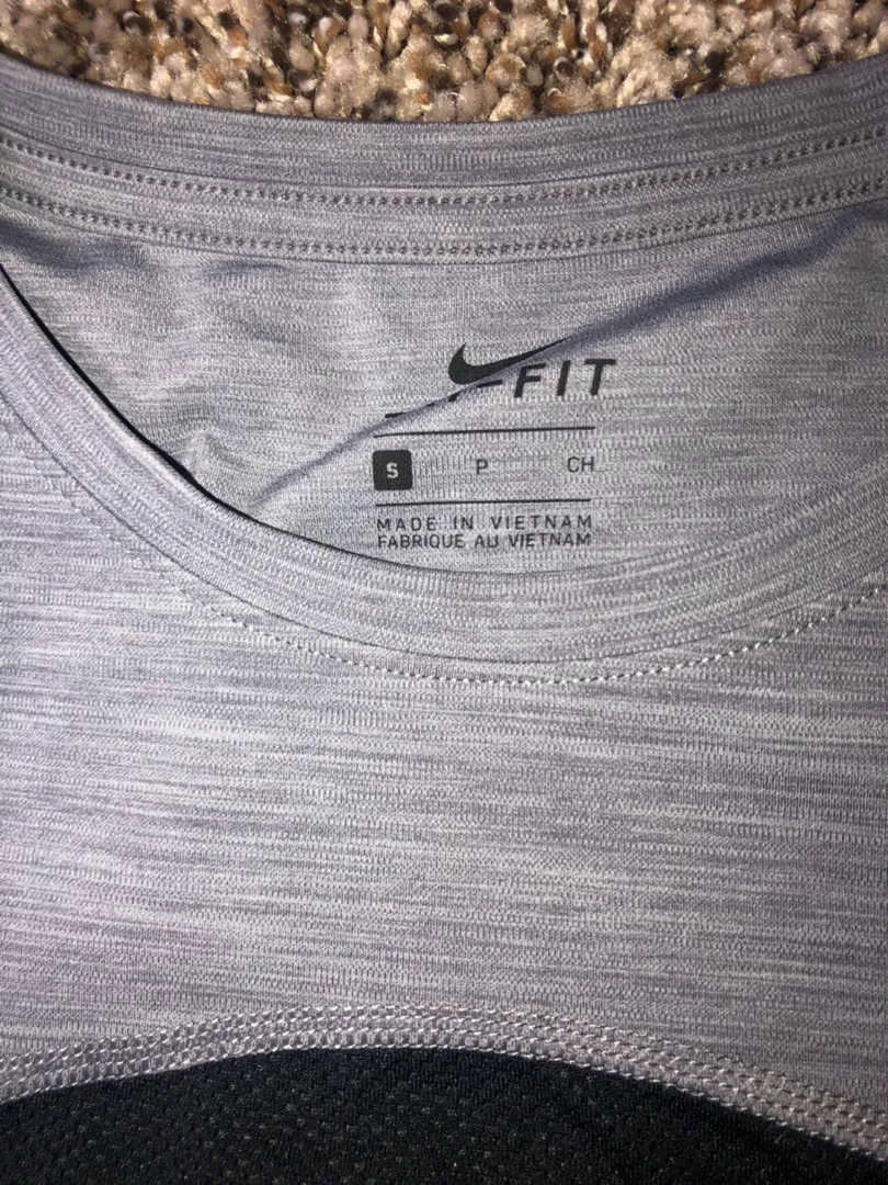 Nike Cropped Top - Image 2