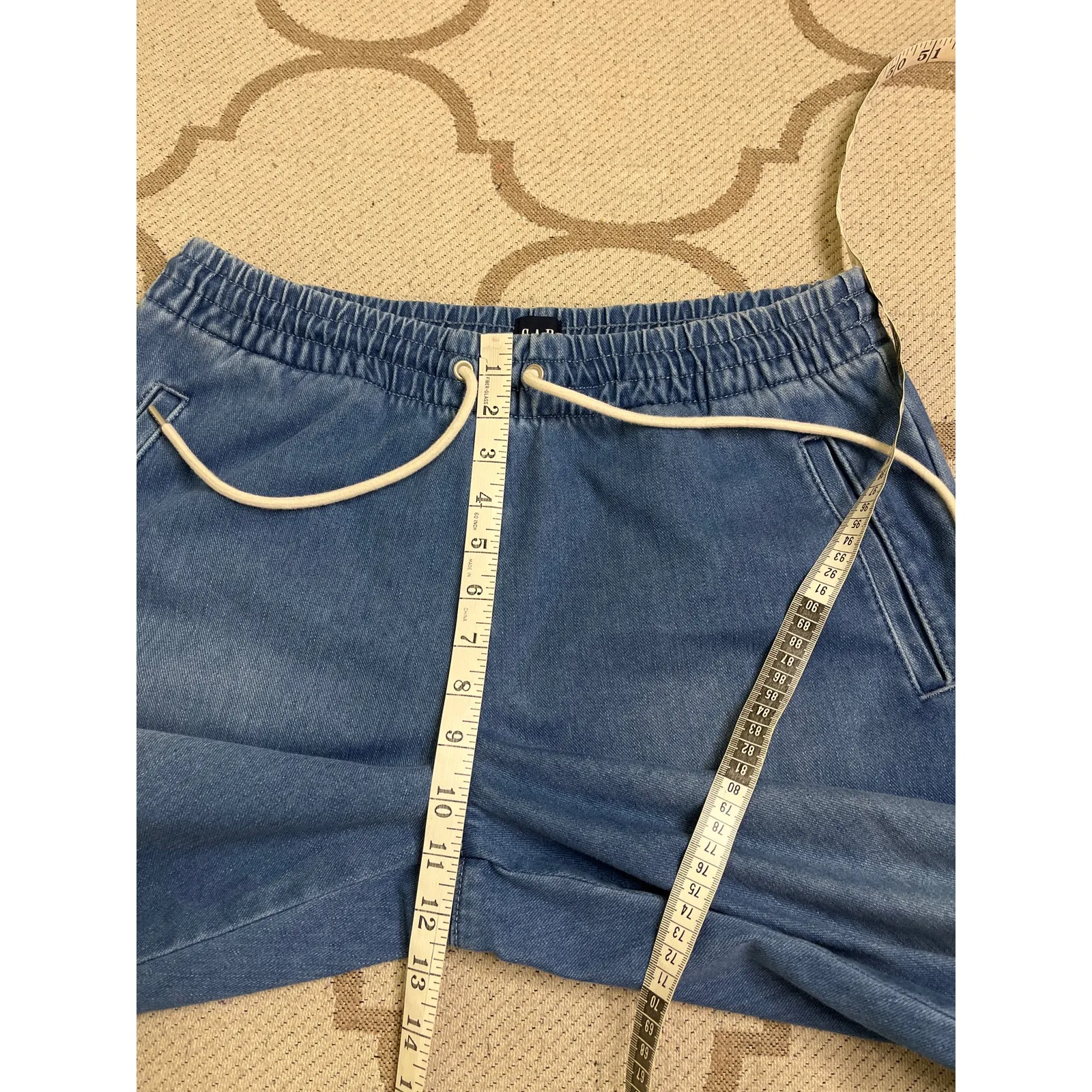 Gap high rise jogger light indigo pull on jeans, size medium, S: 716202-00 - Image 6