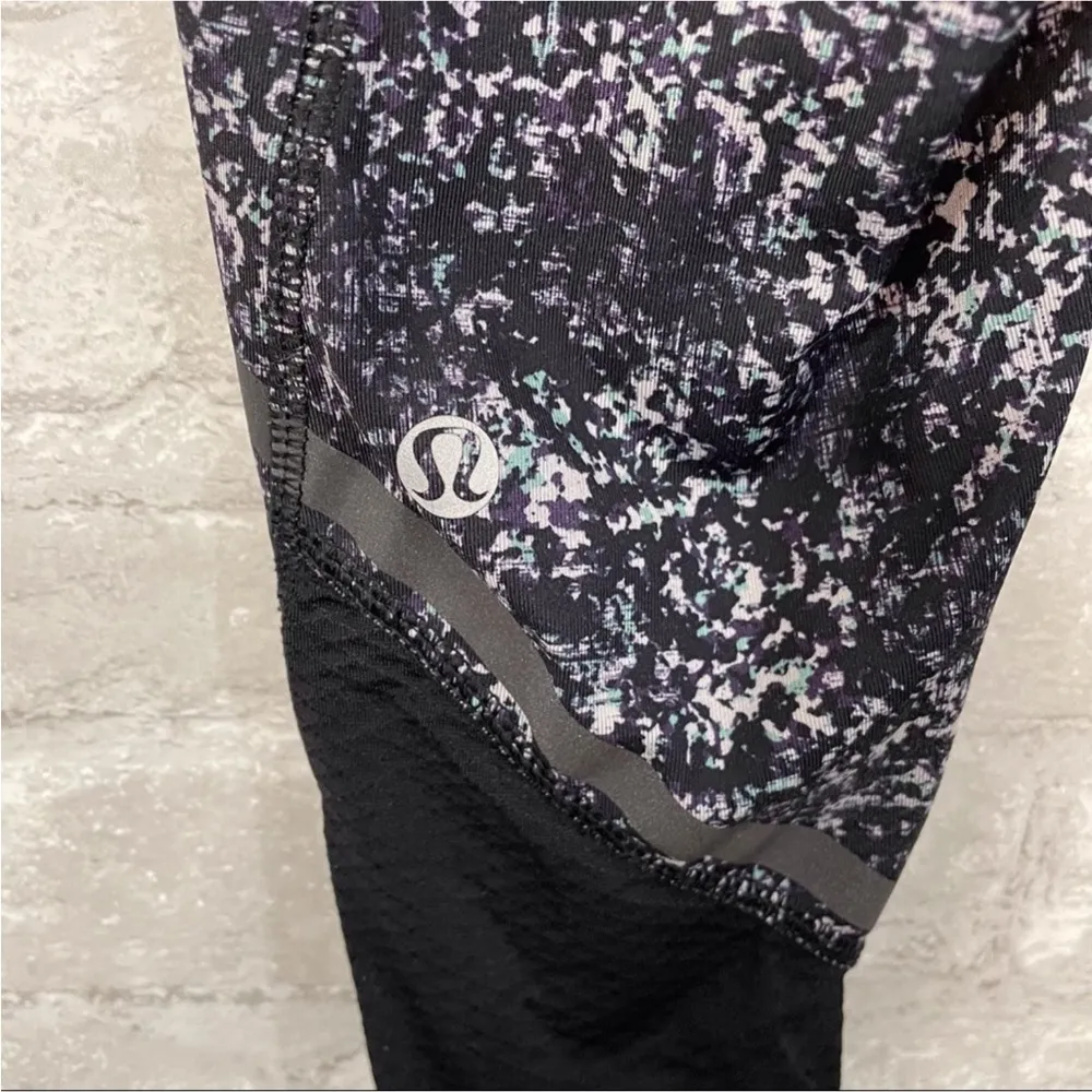 Lululemon Hop To It Crop *Full-On Luxtreme Rocky Road Sand Dune Ground / Black - Image 2