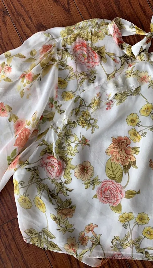 ZARA NWT  Flutter Sleeve Crop Blouse. Large - Image 3