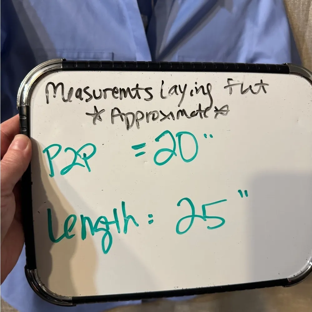 Chicos Elena Button down, no iron shirt, regular sizing is a size 4/Small/ NWT - Image 4