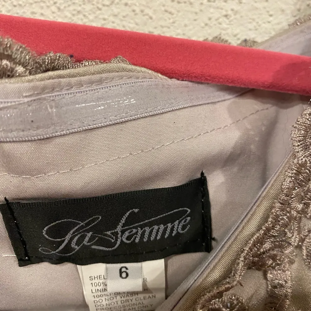 NEW La Femme Lace Bodice Mermaid Gown Size 6 - Image 5