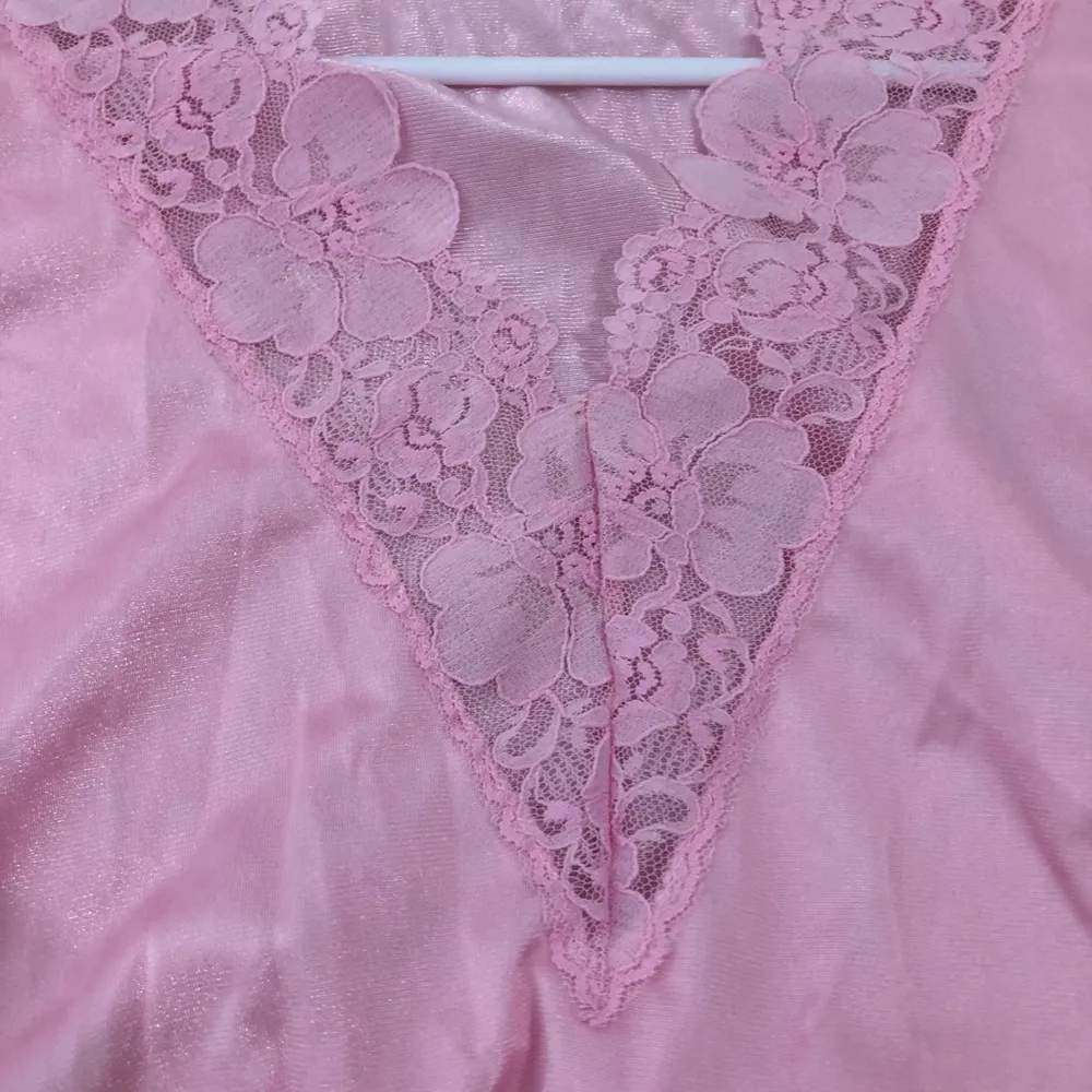Maidenform Pink Embellished Night shirt size small - Image 4