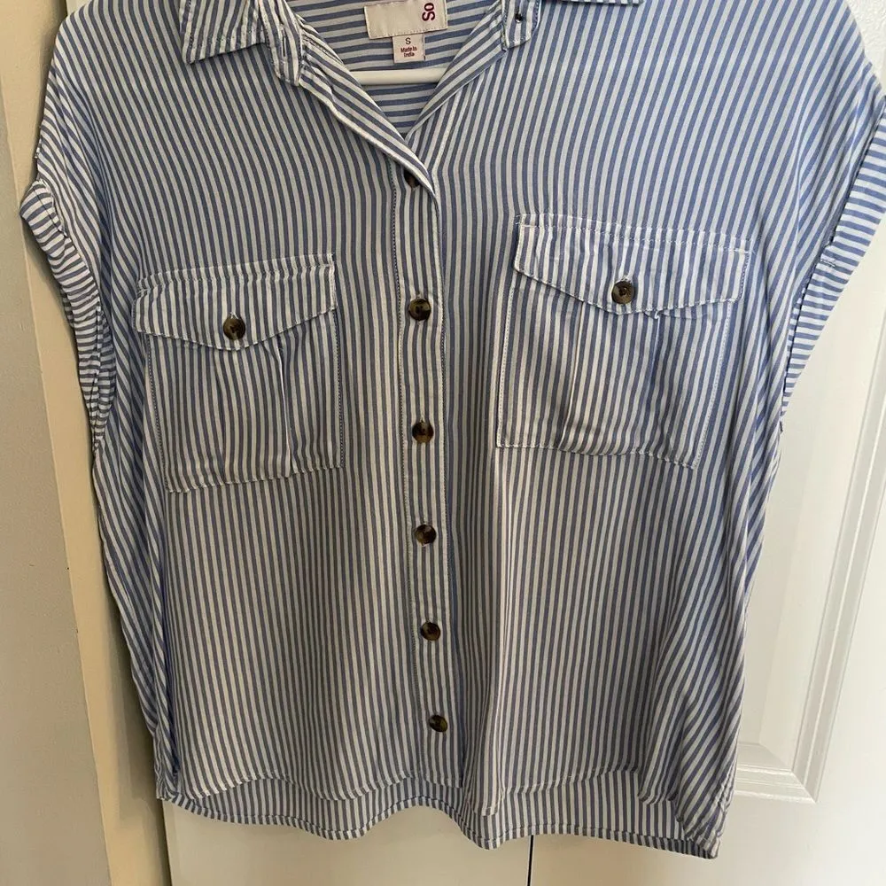 🔵 Ladies blue vertical stripe button down shirt size SM - Image 6