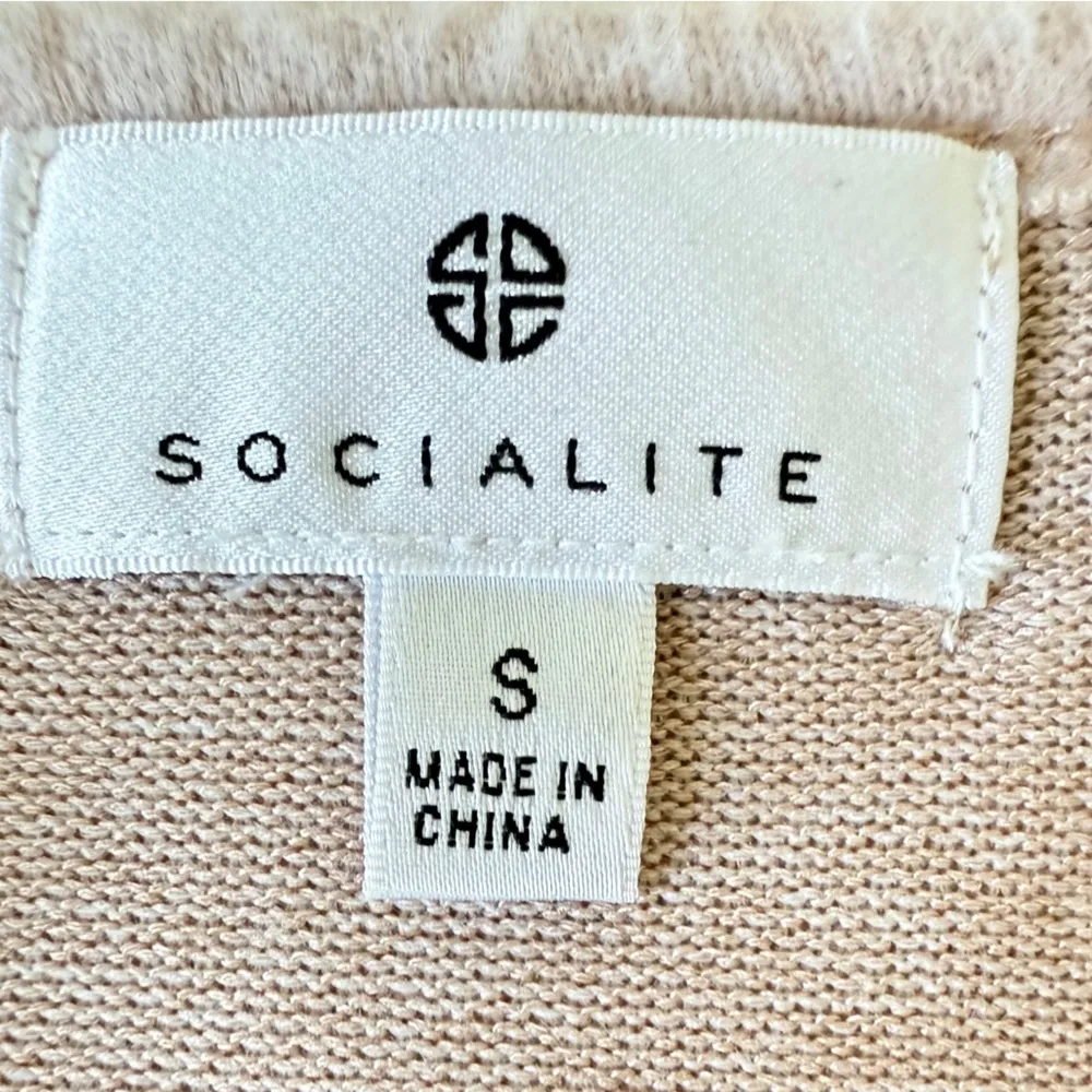 Socialite Women's Soft Pink fleece V-Neck Sweater long sleeve size S - Image 5