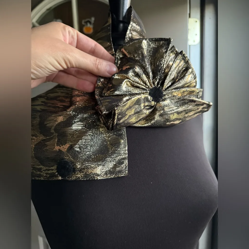 80/90s gold leopard print lamé neck hair wrap with Velcro - Image 5