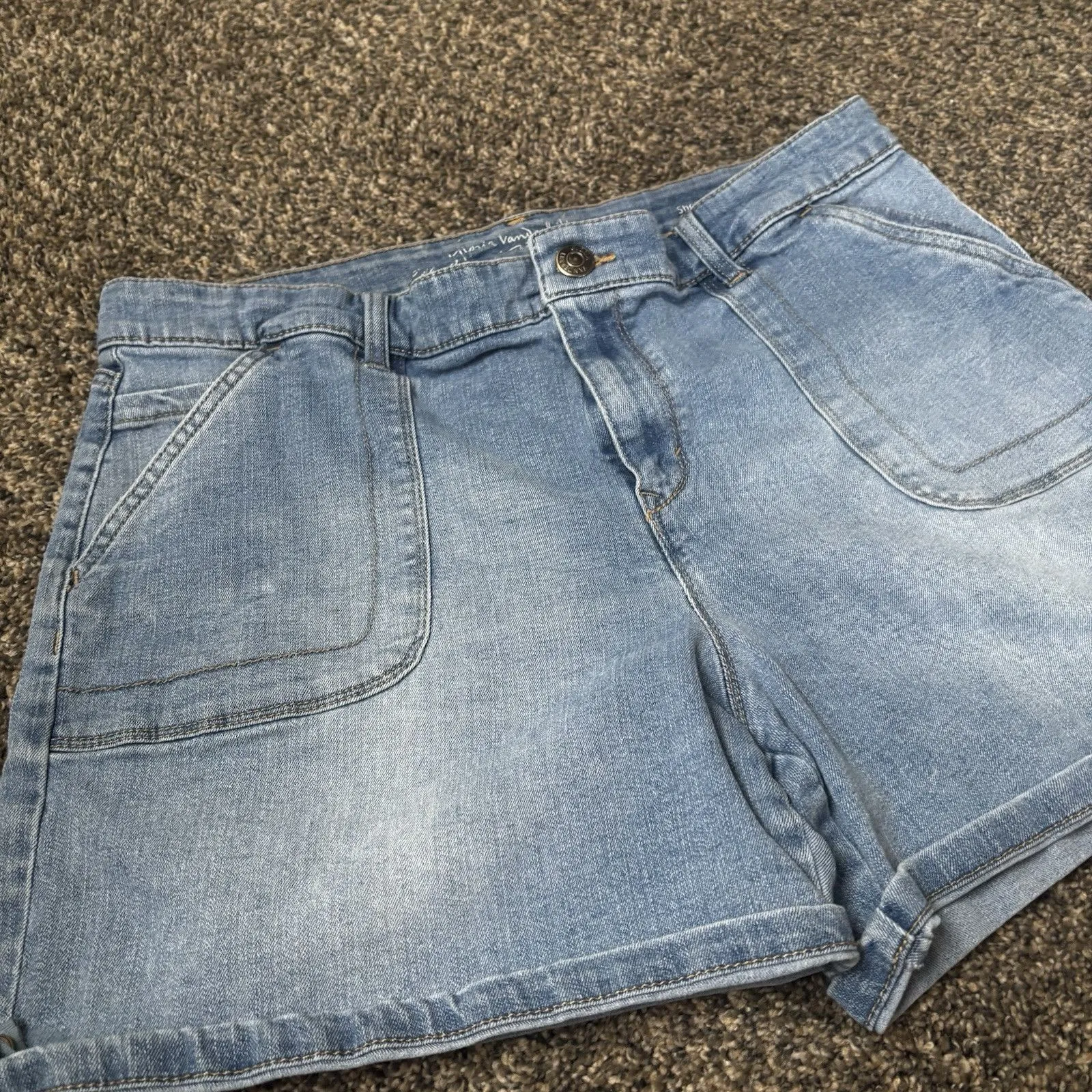 Gloria Vanderbilt Women’s Denim Shorts Size 13. - Image 2