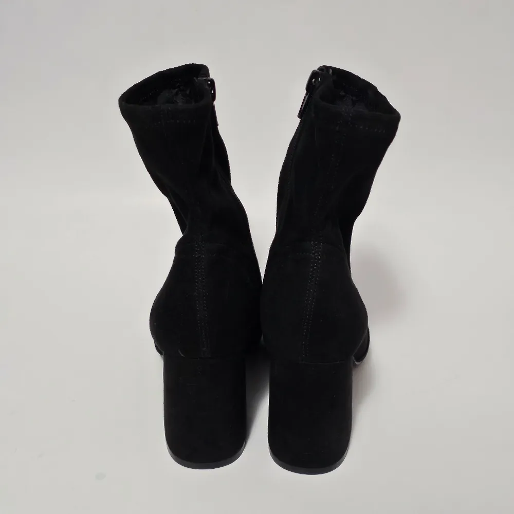 Steve Madden Hayes Black Faux Suede Block Heel Boots Size 6½ - Image 4