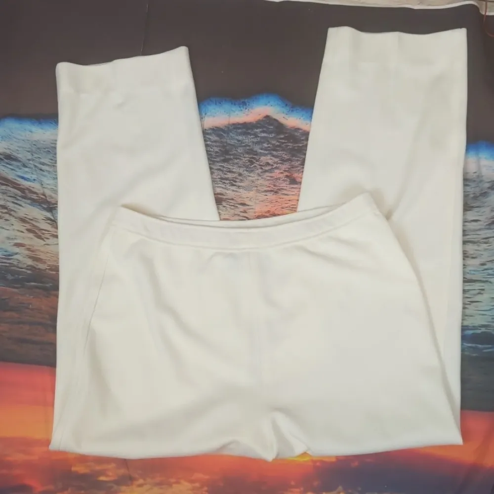 Givenchy sport cream pants size 16 - Image 4