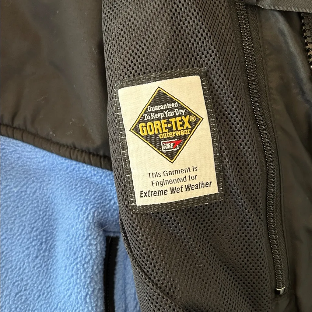 Eastern mountain Sports Gor Tex Women's Ski Jacket - Image 5