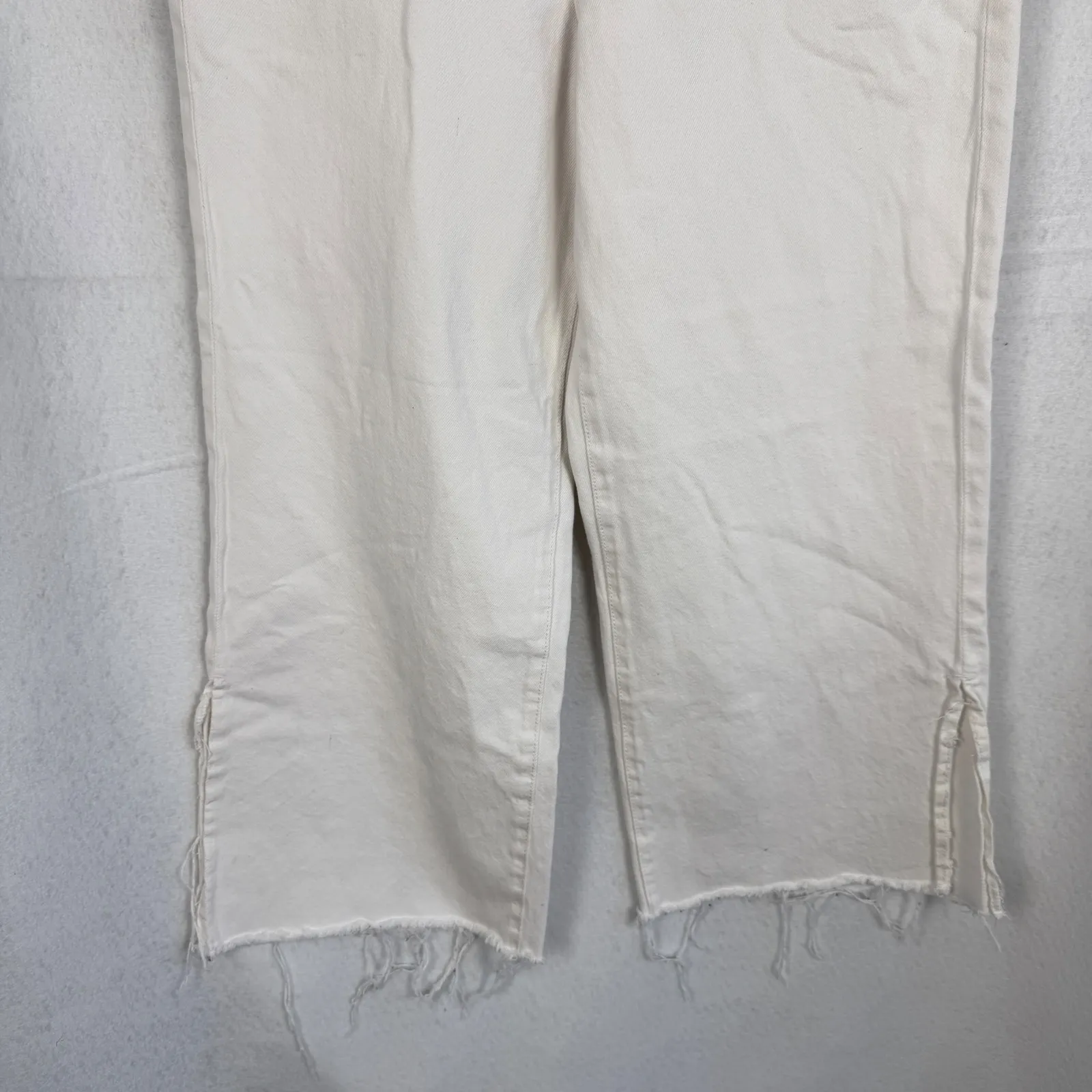 The Wide Leg White Denim Cropped Raw Hem Split Ankle Petite Friendly Size 6/28 - Image 4
