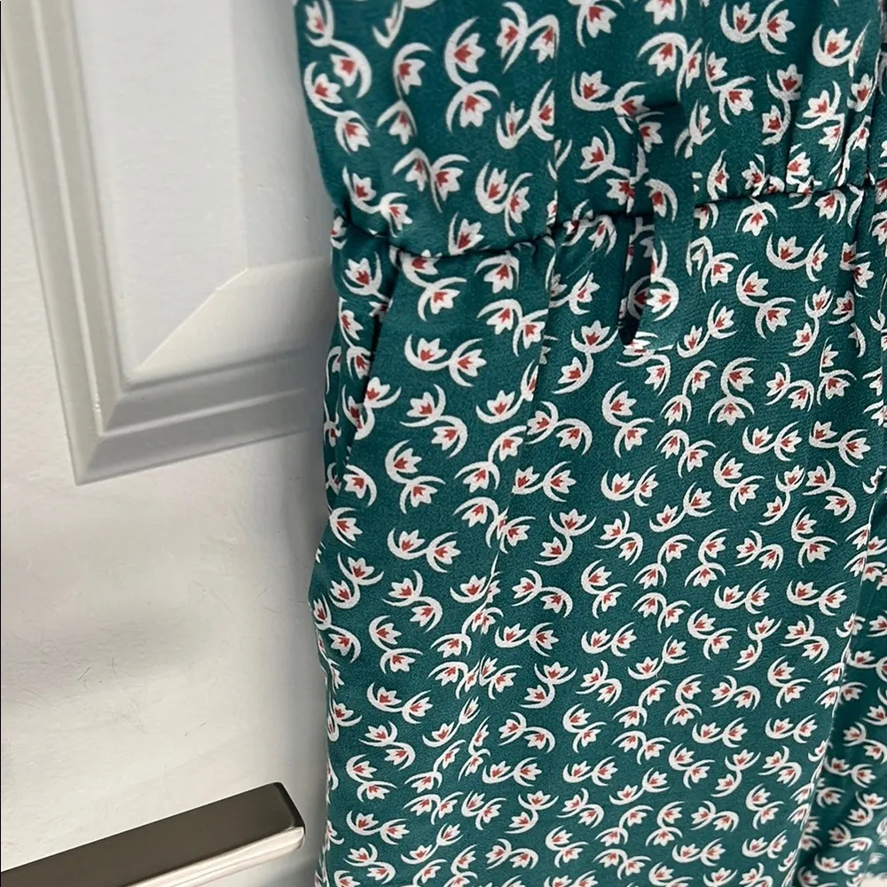 NWOT!  Rails Green Casual V-Neck Romper - Image 9