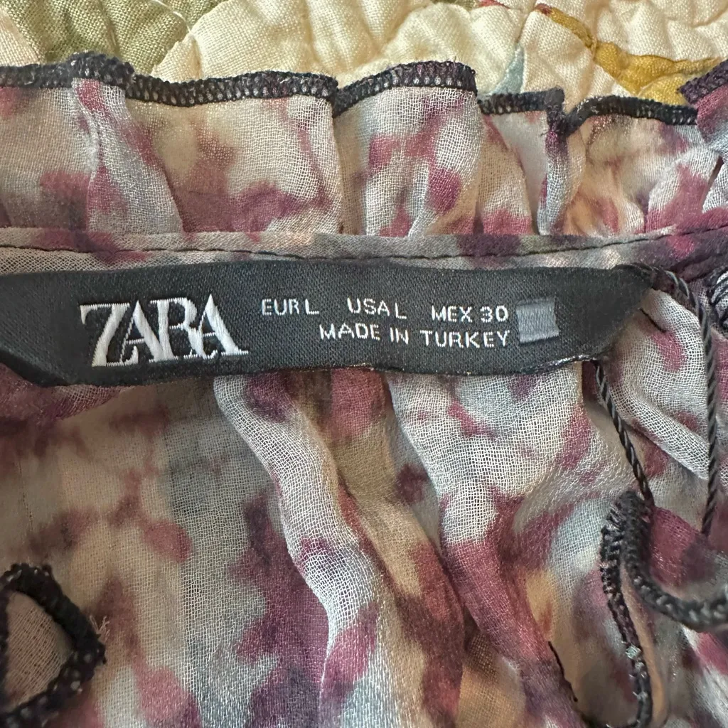 Zara maroon and cream floral sheer blouse with smocked collar and sleeves - Image 4