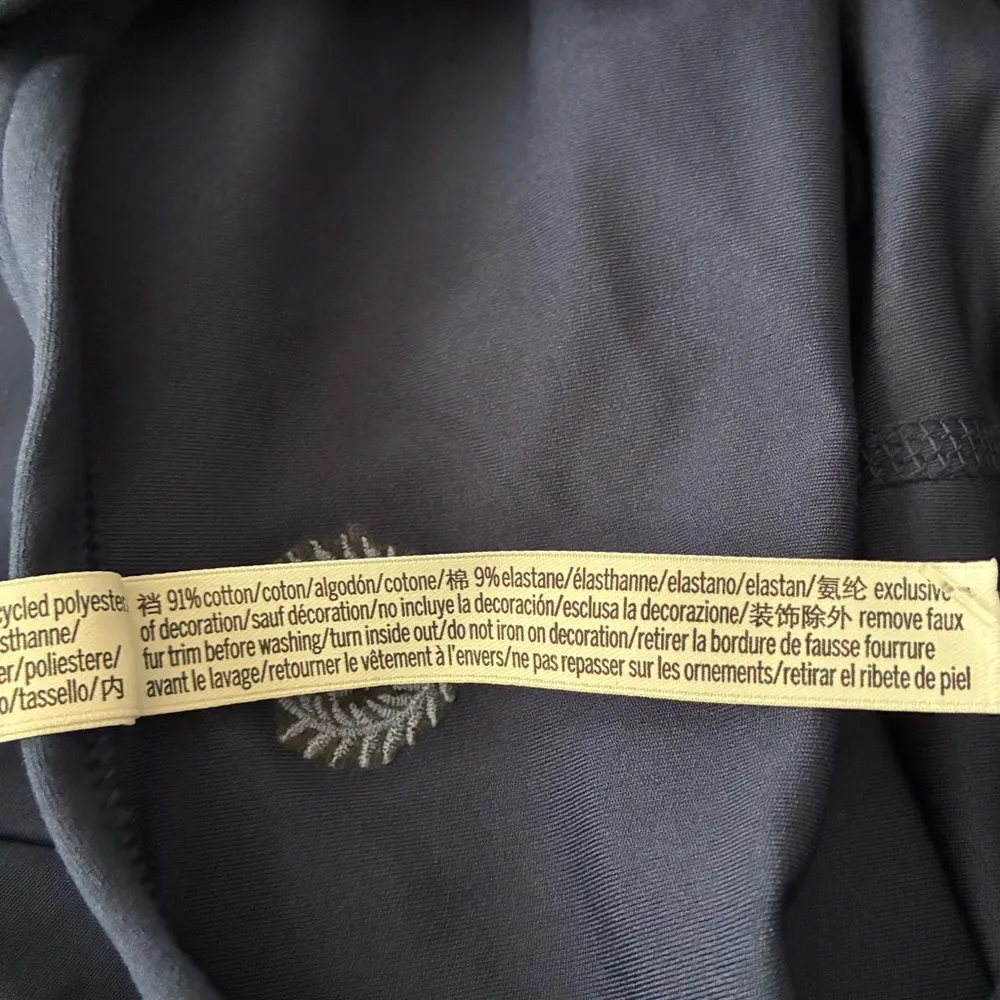 🆕Victoria's Secret PINK Navy Ultimate Runsie Romper L🆕 - Image 10