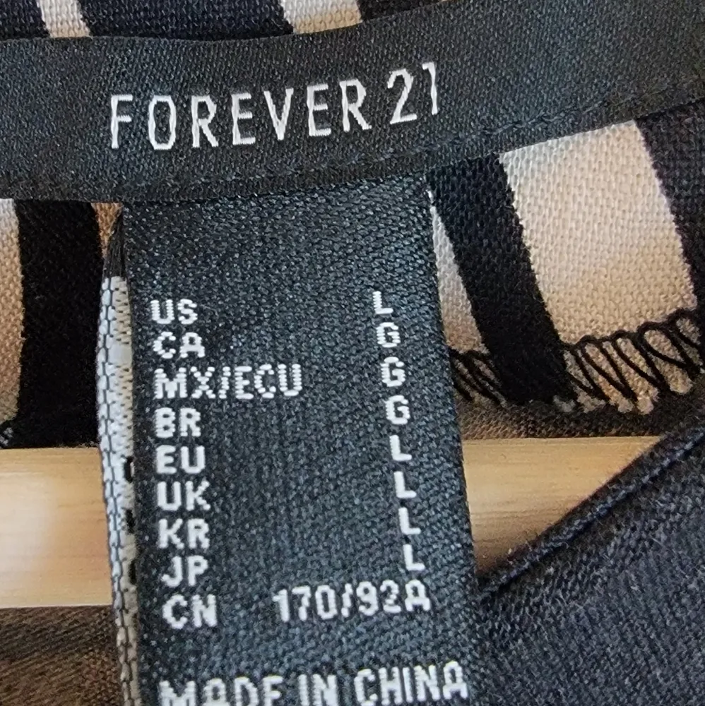 Forever 21 Black Marble Print Mini Dress Large - Image 6